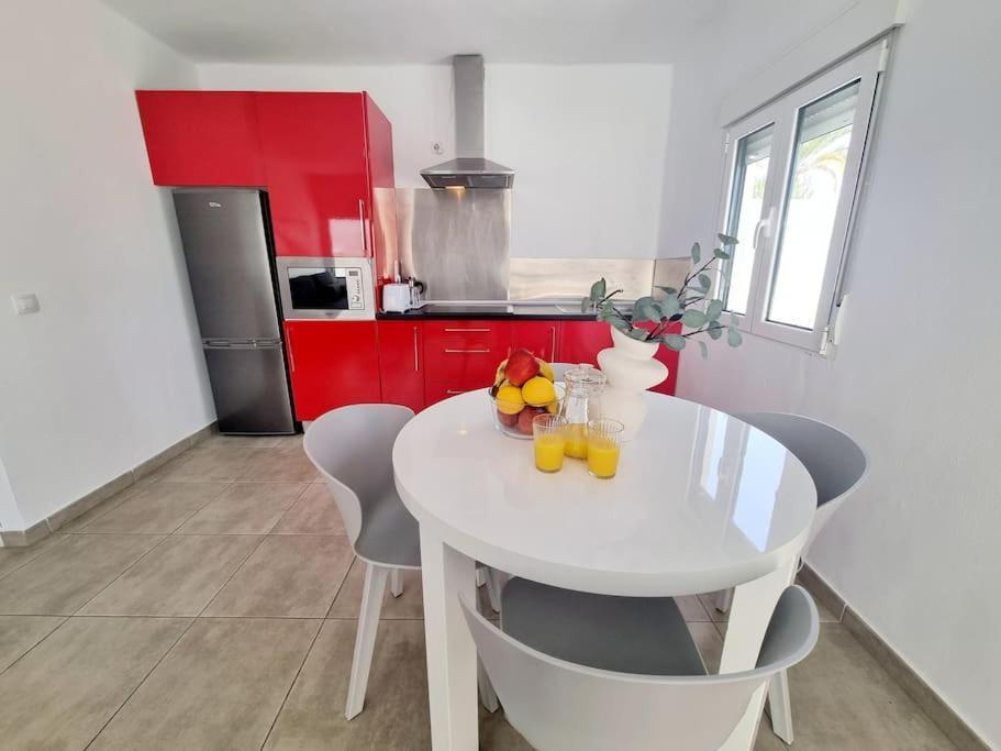Pequeno Bungalow Firt Line Of The Sea كوستا تاغيسي المظهر الخارجي الصورة