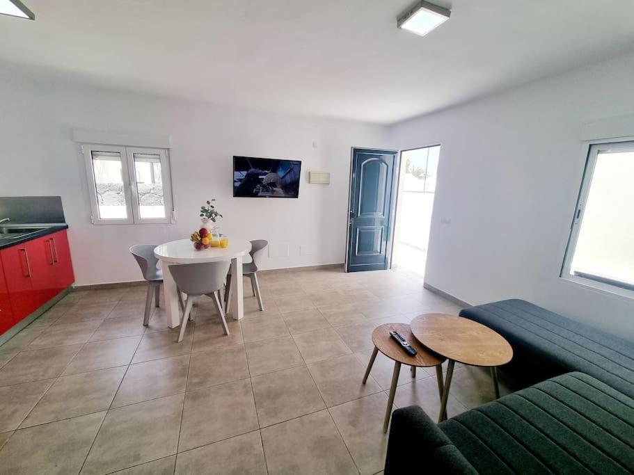 Pequeno Bungalow Firt Line Of The Sea كوستا تاغيسي المظهر الخارجي الصورة